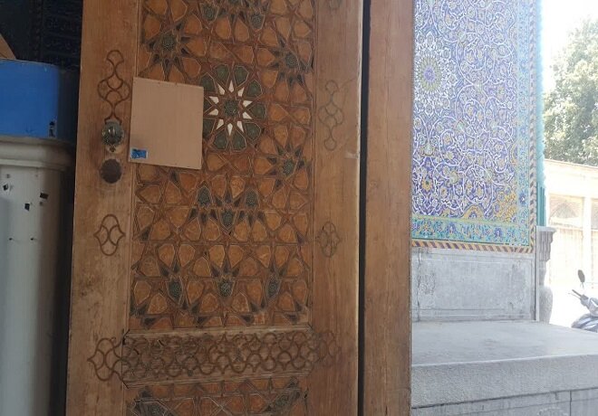 اصفهان وضعیت خاص مسجد سید اصفهان/ از کاشیهای فروریخته تا مرمتهای ناشیانه!