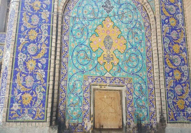 اصفهان وضعیت خاص مسجد سید اصفهان/ از کاشیهای فروریخته تا مرمتهای ناشیانه!