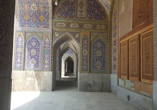 اصفهان وضعیت خاص مسجد سید اصفهان/ از کاشیهای فروریخته تا مرمتهای ناشیانه!