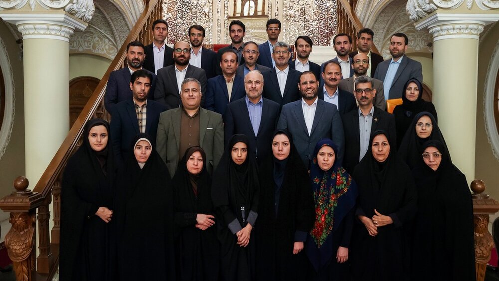 مسئول یک سوپرمارکت هم این همه تغییر نمی‌کند